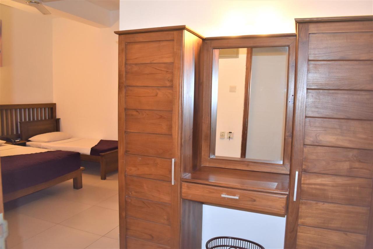 Port View City Hotel Kolombo Dış mekan fotoğraf